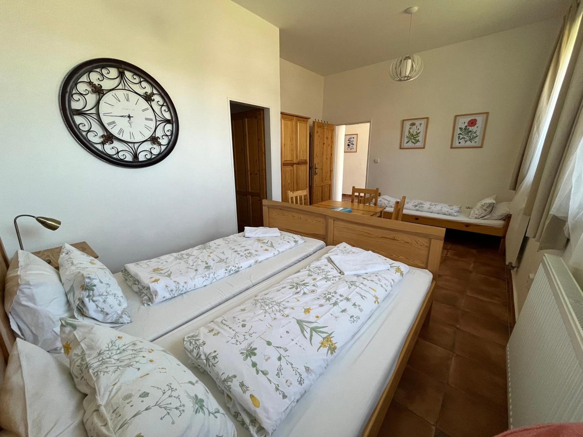 Dvur Nove Zamky Hotel Mladec Exterior photo